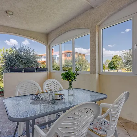 Πανσιόν Manuela 3*