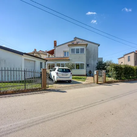 Manuela Pensionat 3*