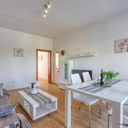 Manuela Pensionat 3*