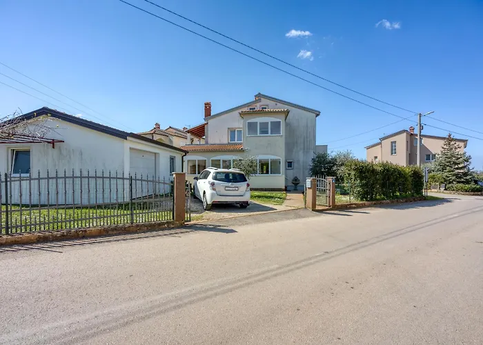 Manuela Gostinjska kuća 3*