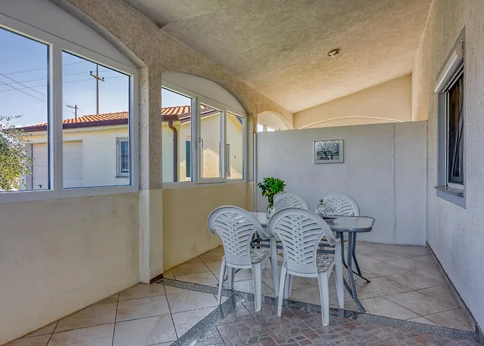 Gostinjska kuća Manuela 3*