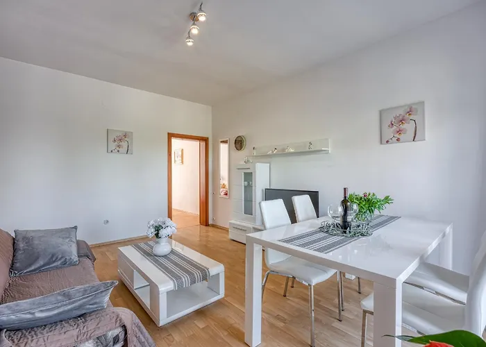 Manuela Gostinjska kuća 3*